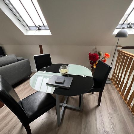Glastonbury Secret Retreat - 1 Bd Split-Level Apt, Sleeps 3 Exterior foto
