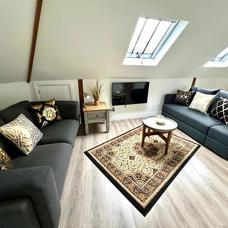 Glastonbury Secret Retreat - 1 Bd Split-Level Apt, Sleeps 3 Exterior foto