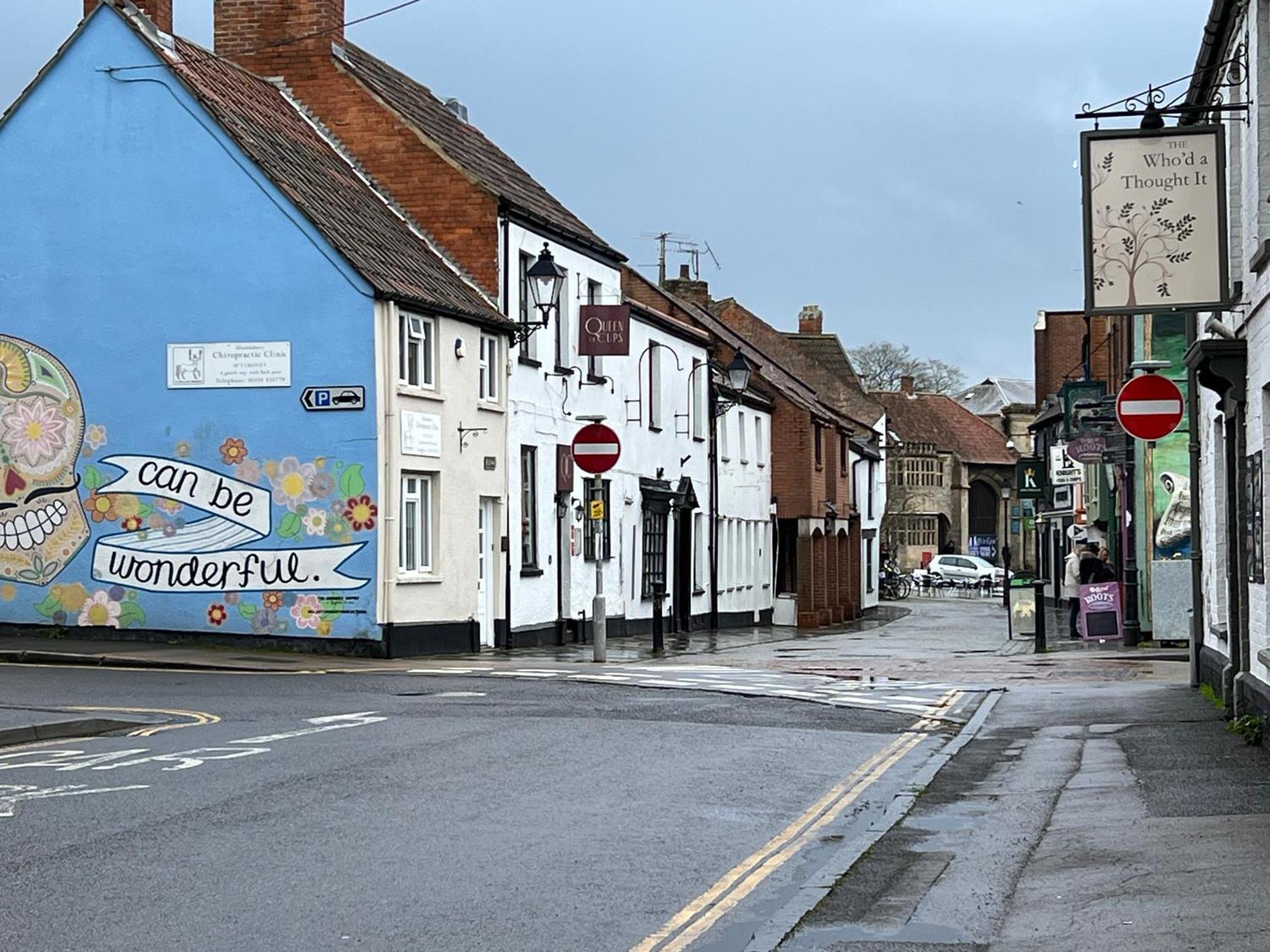 Glastonbury Secret Retreat - 1 Bd Split-Level Apt, Sleeps 3 Exterior foto